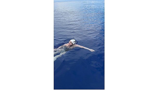 Aysu Türkoğlu Kaiwi Kanalı’nı başarıyla geçti