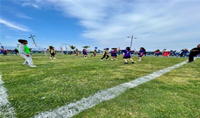 İzmirli minikler Egemen Çocuklar Hentbol Şenliği’nde buluştu