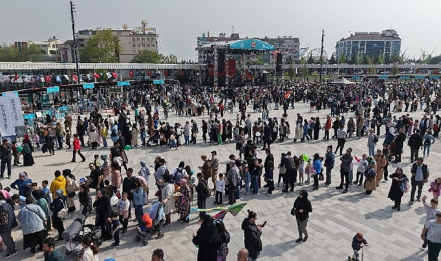 Milli İrade Meydanı ilk gün dolup taştı