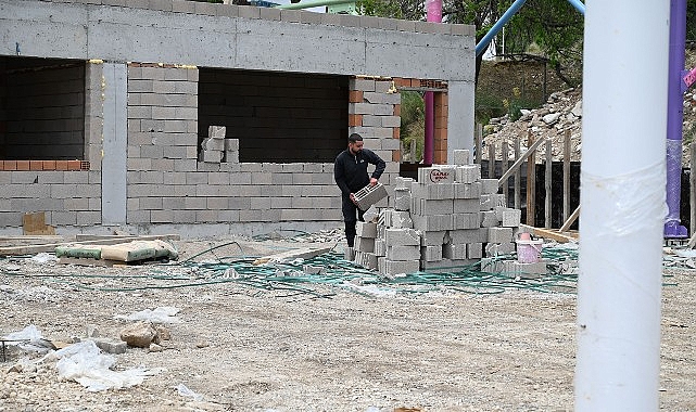 Tekirova pazar yerinde çalışmalar sürüyor