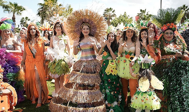 Yüz Binlerce İnsan Türkiye’nin İlk Ve Tek Karnavalı İçin Adana’da Buluştu