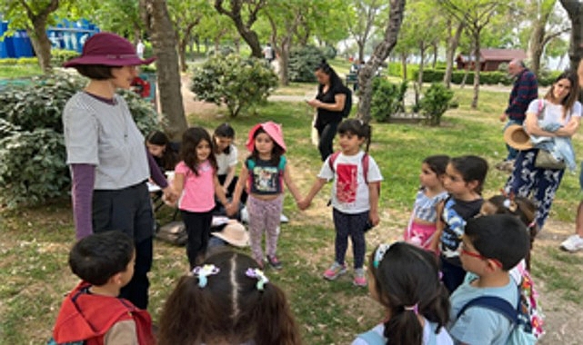 Çocuklar, ormanda keşif ve masal yolculuğunda buluşuyor