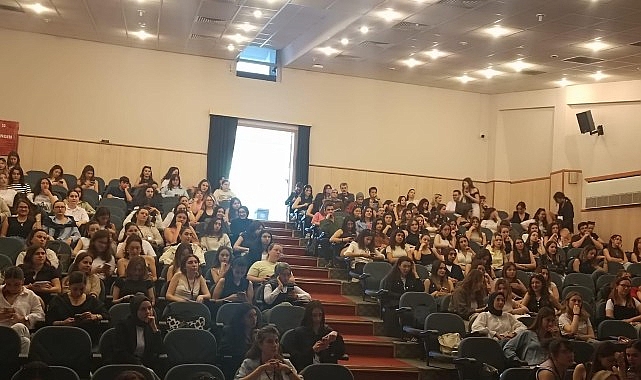 Ege’de “1.Uluslararası Sağlık Yaşam ve Beslenme Öğrenci Kongresi” düzenlendi