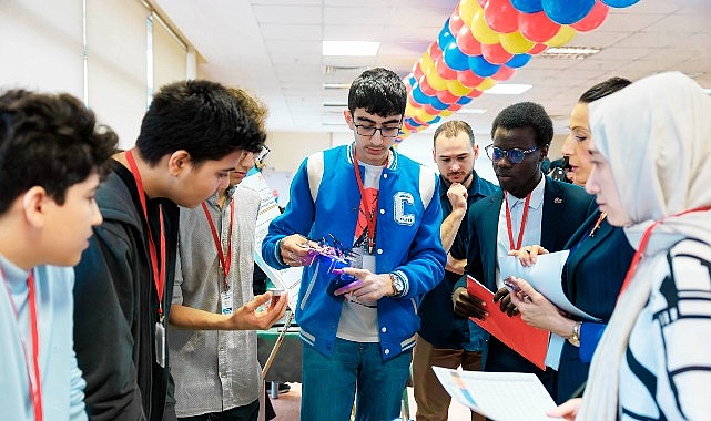 Genç Zihinlerden Büyük Fikirler: DENEYAP Final Sergisi Yapıldı