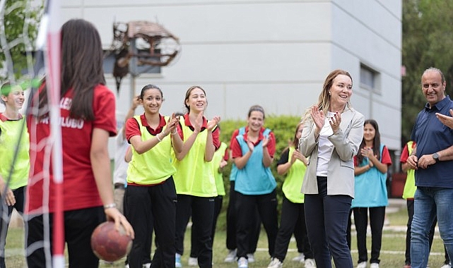 Konak’ta gençliğin ışığı sporun gücüyle parladı: Gençlik Spor Fest’te buluştu