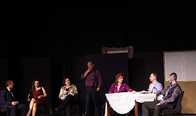 Yıldız Semt Tiyatrosu’nun Yeni Oyunu: “40 Yıl Önce 40 Yıl Sonra”