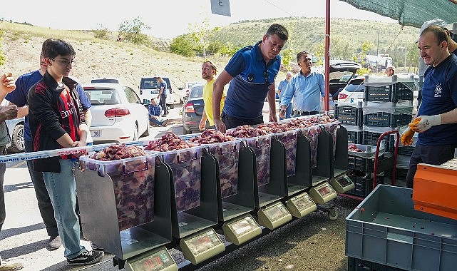 Kurban Kesim Alanlarında Hummalı Temizlik Çalışması