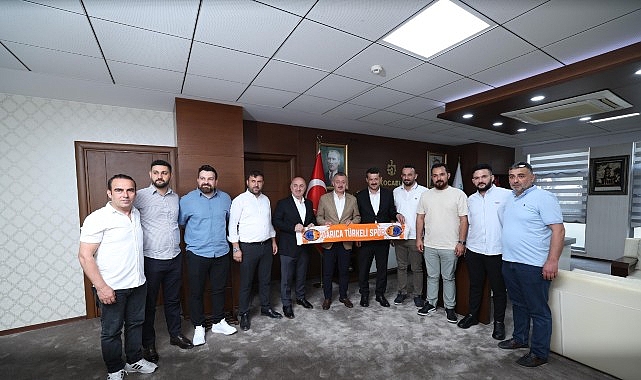 Şampiyon Darıca Türkeli, Başkan Büyükakın’a geldi