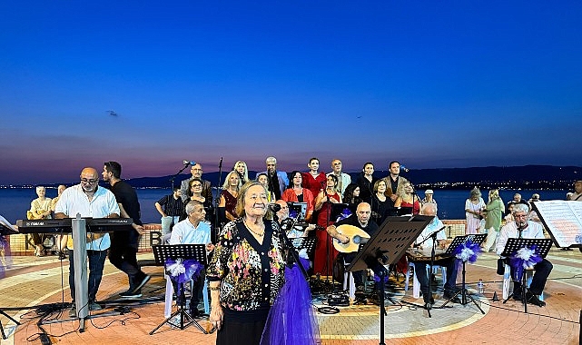 Gölcük Belediyesi TSM Korosu Kulakların Pasını Sildi