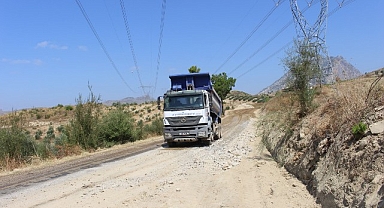 Büyükşehir Oymapınar Barajı çevresindeki yolları asfaltlıyor