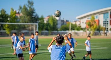 Milas Belediyesi Yaz Futbol Okulu’nda Antrenmanlar Devam Ediyo