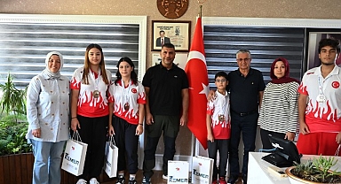 Milli sporculardan Başkan Topaloğlu’na ziyaret