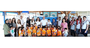 Setur Marinaları’nın su üstü temizlik robotu Smartium Clean, “Mavi Yarınlar” projesi için denize indi