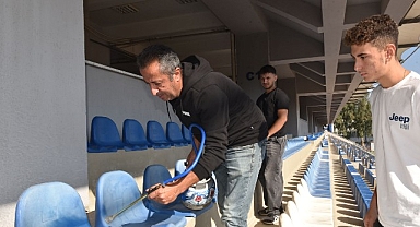 EÜ Bayındır Meslek Yüksekokulu öğrencileri 20 Mayıs Stadını yeni sezona hazırladı