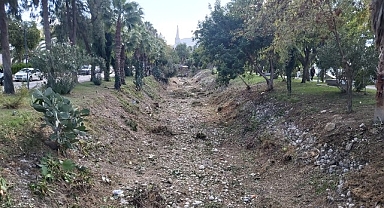 Kemer’deki derelerde temizlik çalışmaları