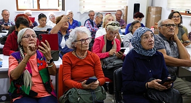 Dijital çağın kapıları yaş almış bireylere açılıyor